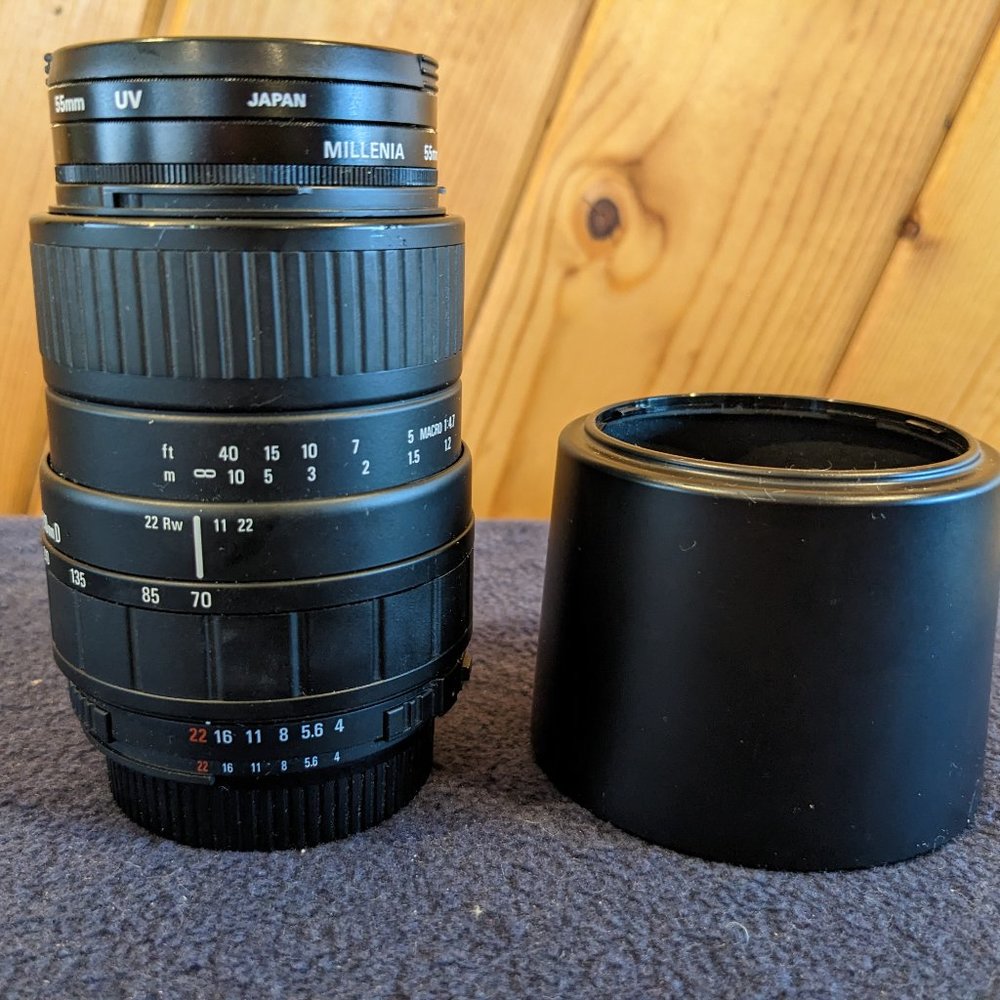 Sigma AF  70-210mm f/4-5.6  Lens + Caps+ Hood Tested Excellent Condition